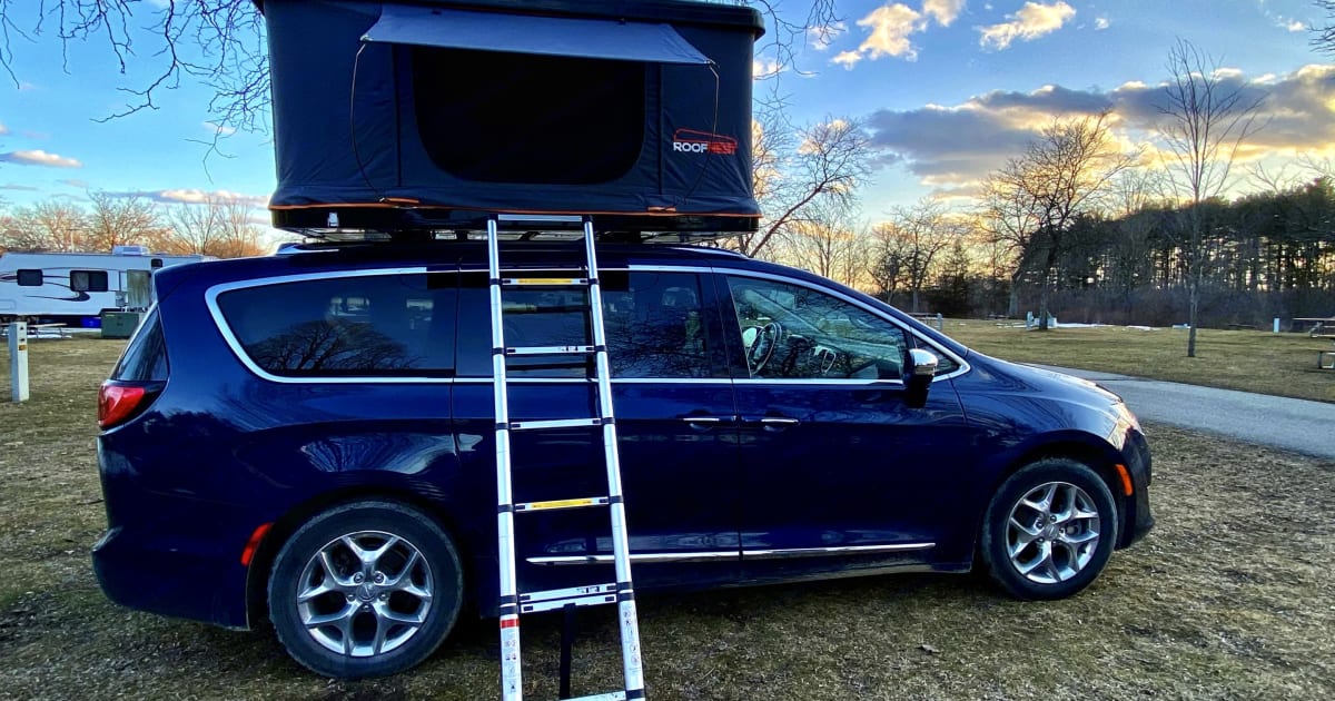 2018 Chrysler Pacifica Limited Camper Van Rental in Brighton, MI Outdoorsy
