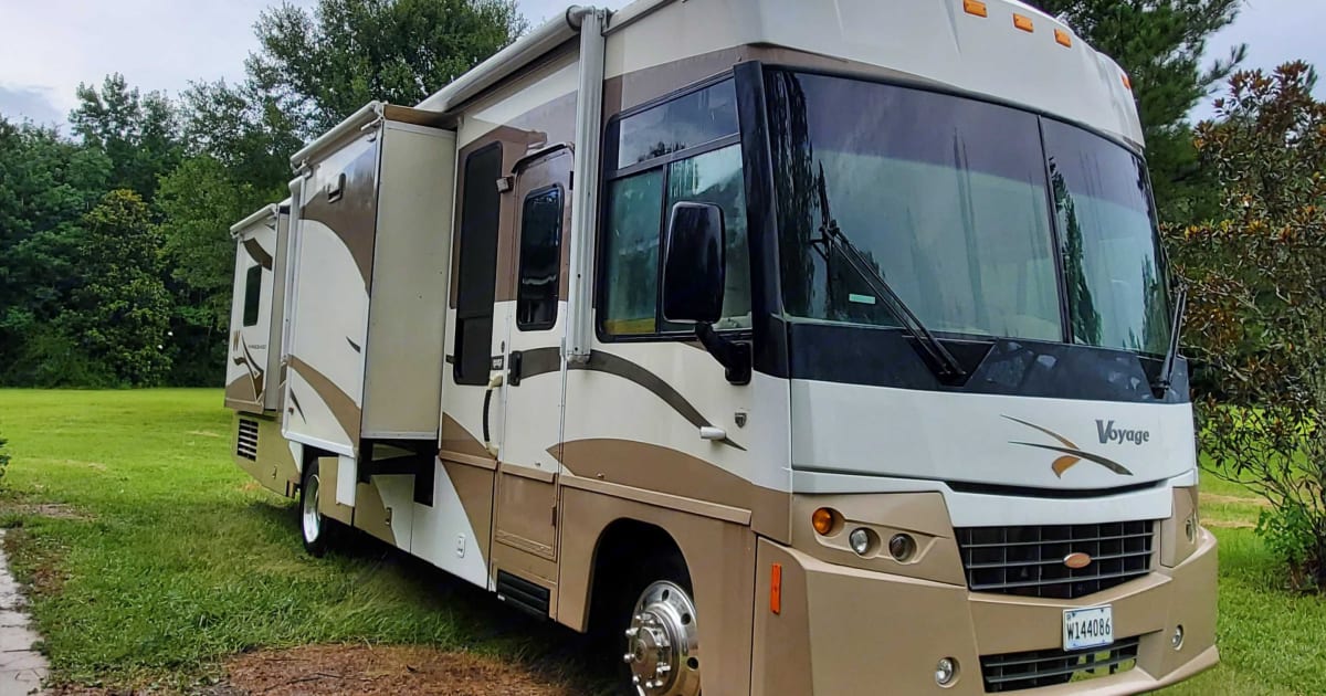 2008 Winnebago Voyage Class A Rental in Zachary, LA Outdoorsy