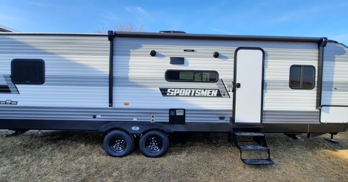 2021 KZ Sportsmen 301DBSE Remorque Rental in Granville, IA Outdoorsy