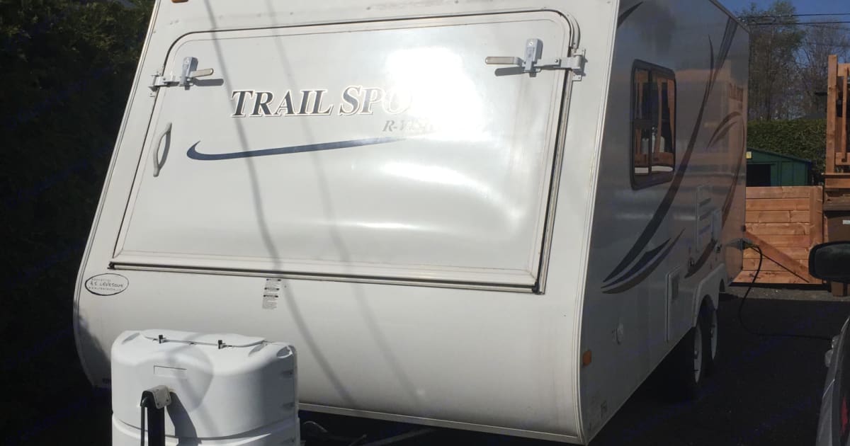 2011 Rvision Trail sport Travel trailer Rental in Drummondville, QC Outdoorsy