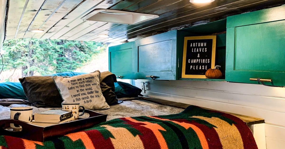 2006 Dodge Sprinter Camper van Rental in REDFIELD, IA Outdoorsy