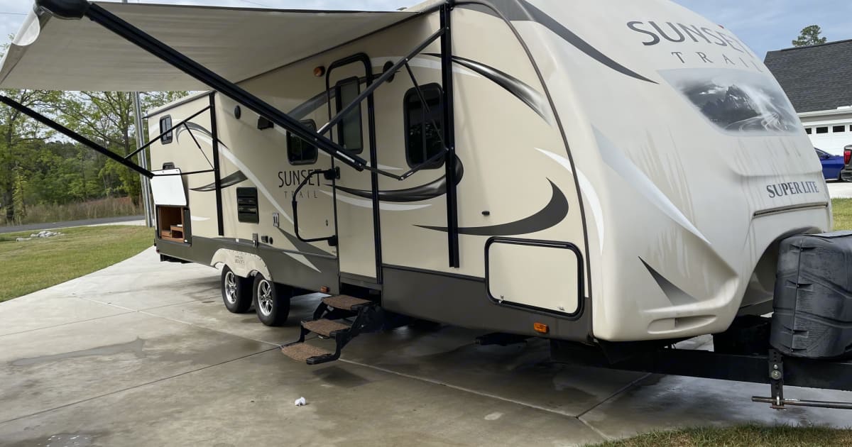 2015 Crossroads Sunset Trail Super Lite Travel trailer Rental in Aynor, SC Outdoorsy