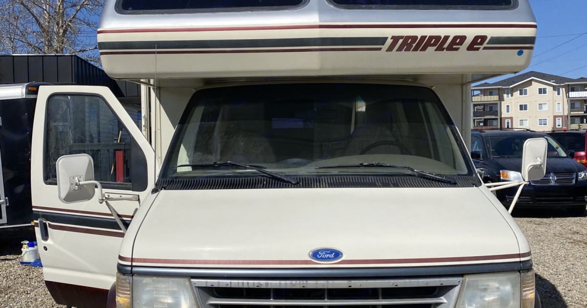 1994 Triple E Regency Capucine Rental in Acheson, AB Outdoorsy