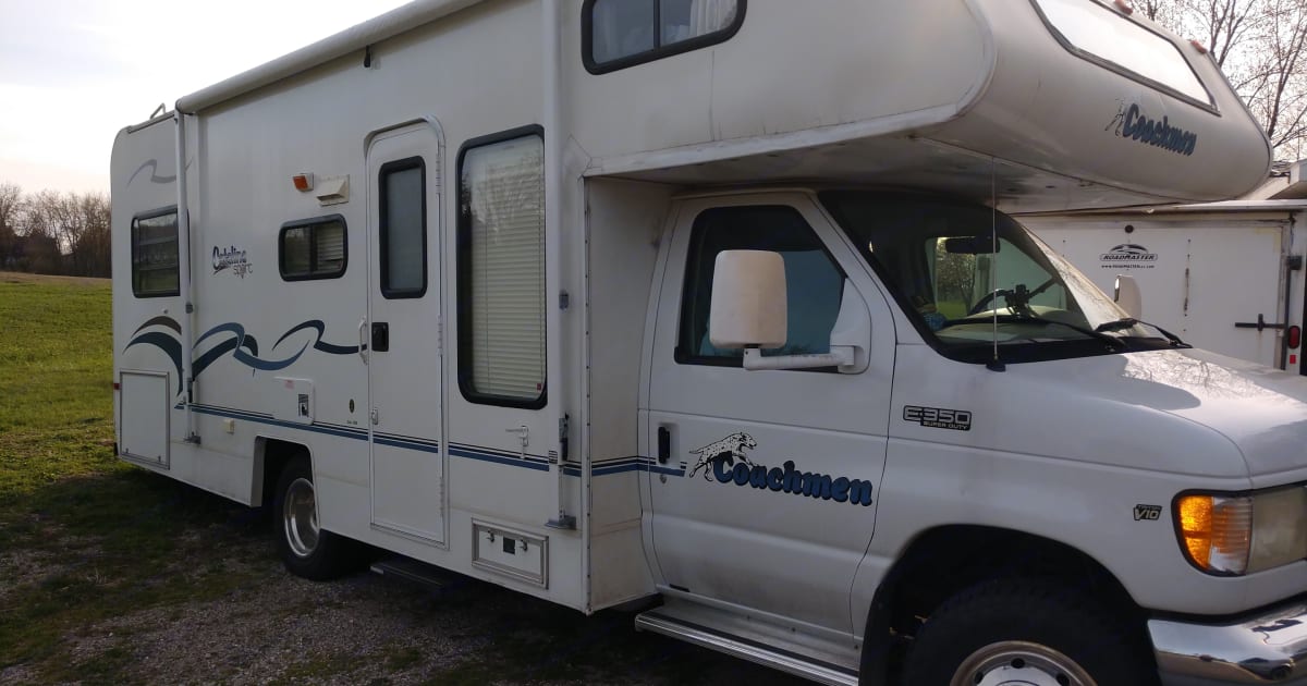 2001 Coachmen Catalina Class C Rental in Grand Rapids, MI