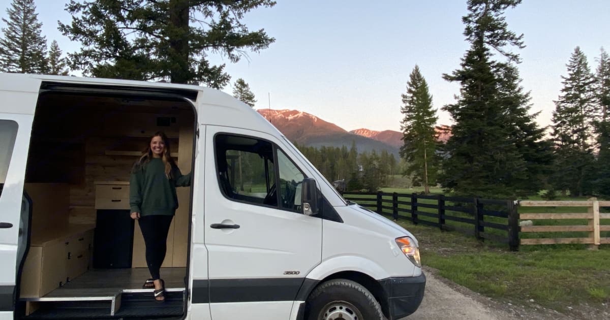 2009 Freightliner Sprinter Van Rental in Kalispell, MT Outdoorsy