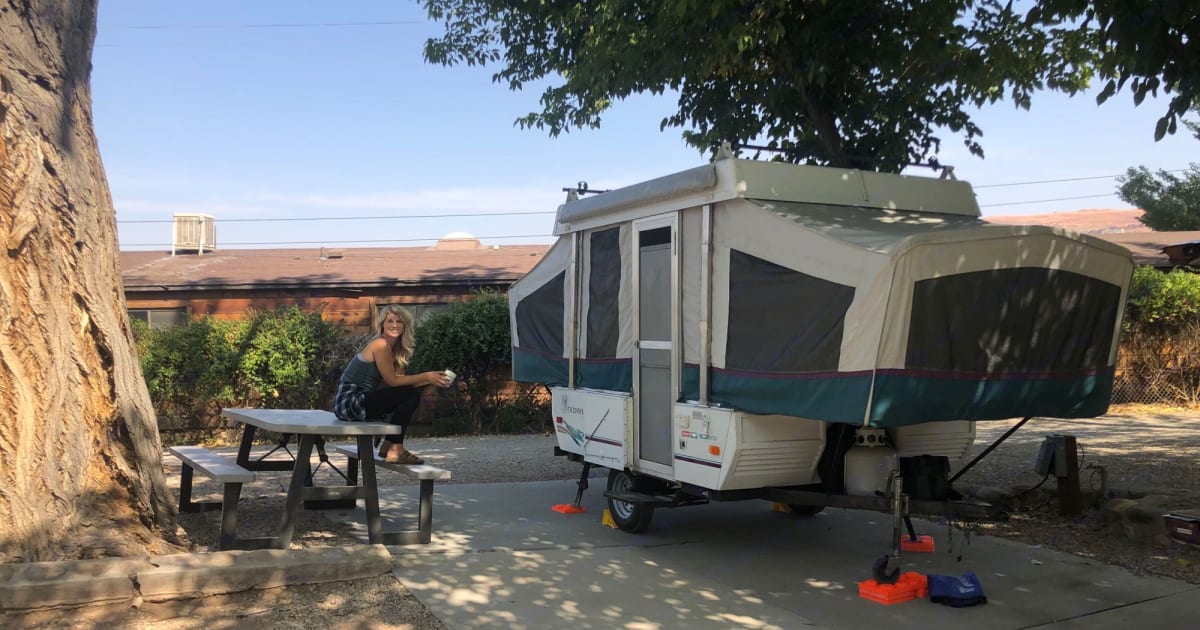 1995 Coleman Destiny Cedar Folding trailer Rental in Everett, WA