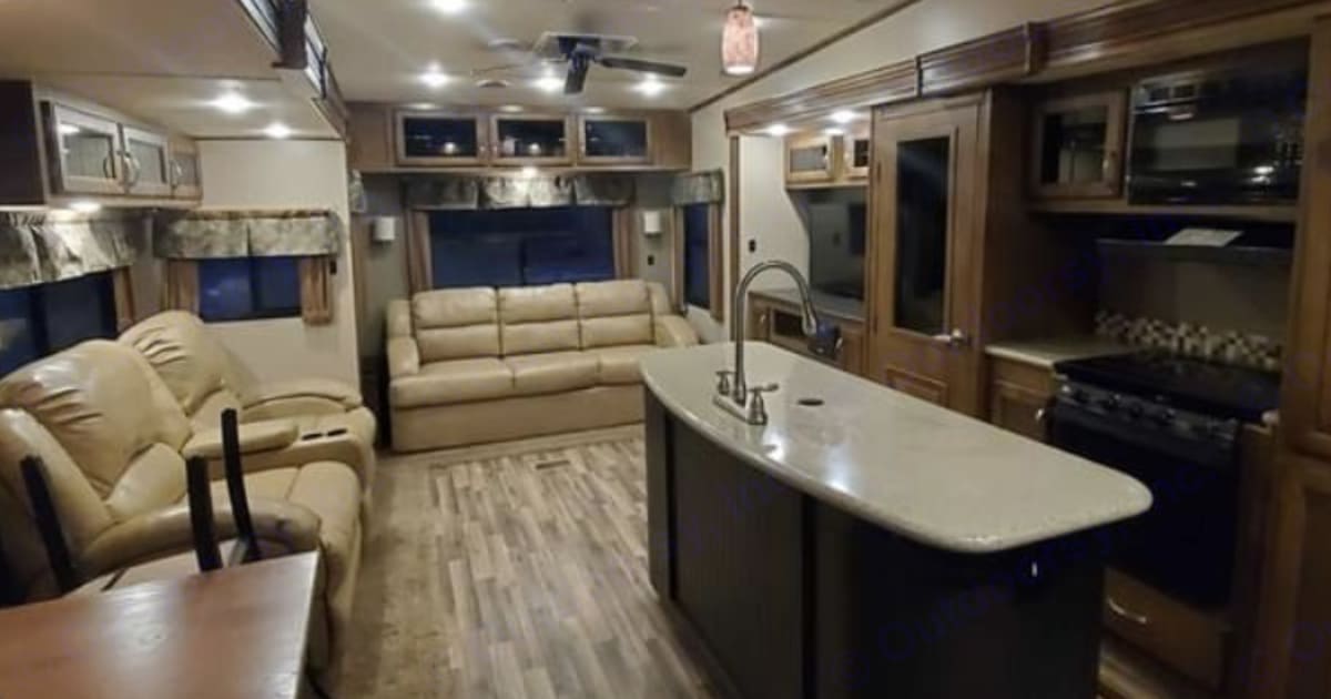 2018 Coachmen Chaparral Fifthwheel Rental in Grayling, MI Outdoorsy