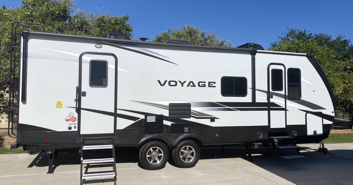 winnebago voyage travel trailer