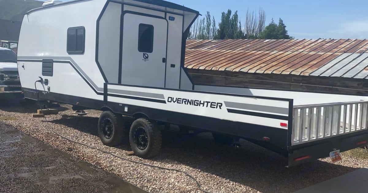 2021 Genesis Supreme Rv Overnighter Toy Hauler Rental in UT