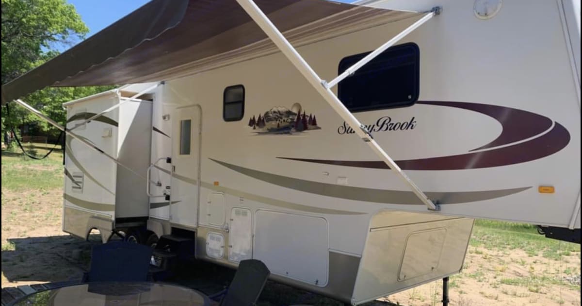 2006 Sunnybrook Titan Fifthwheel Rental in Crosslake, MN Outdoorsy