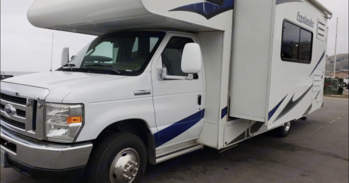 2009 Coachmen Freelander Class C Rental in Rancho Cordova, CA | Outdoorsy