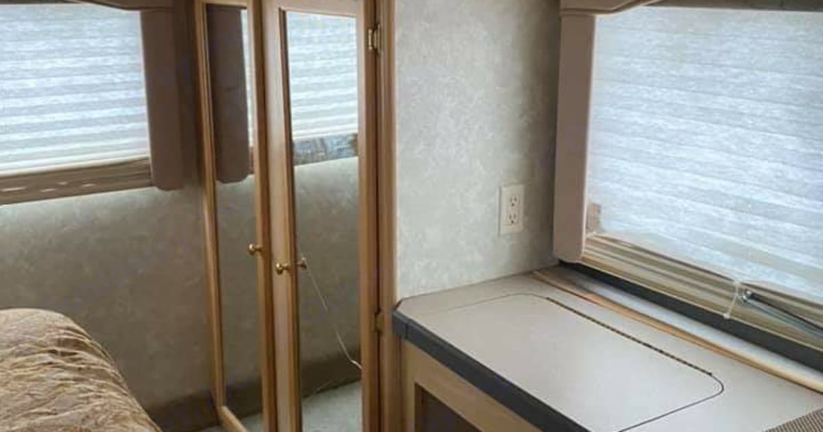 2004 Tiffin Motorhomes Allegro Bay Intégral Rental in Spokane, WA
