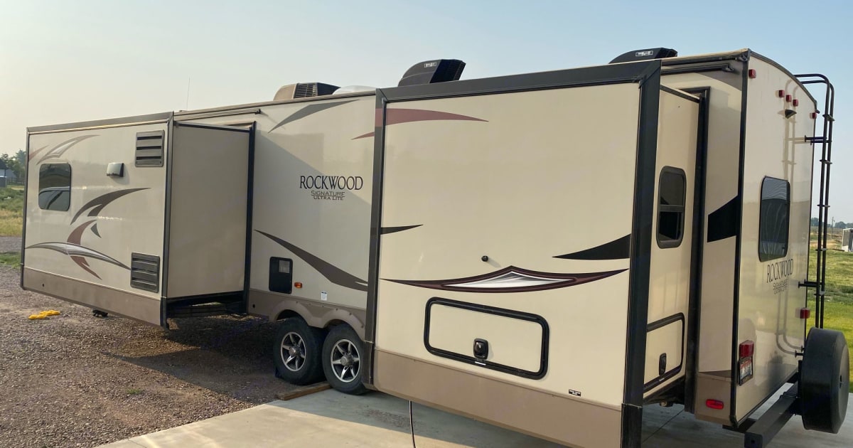 2017 Forest River Rockwood Signature Ultra Travel trailer Rental in ULM