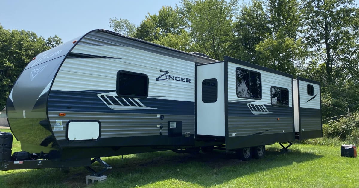 2018 Crossroads Zinger Travel trailer Rental in Williamston, MI Outdoorsy