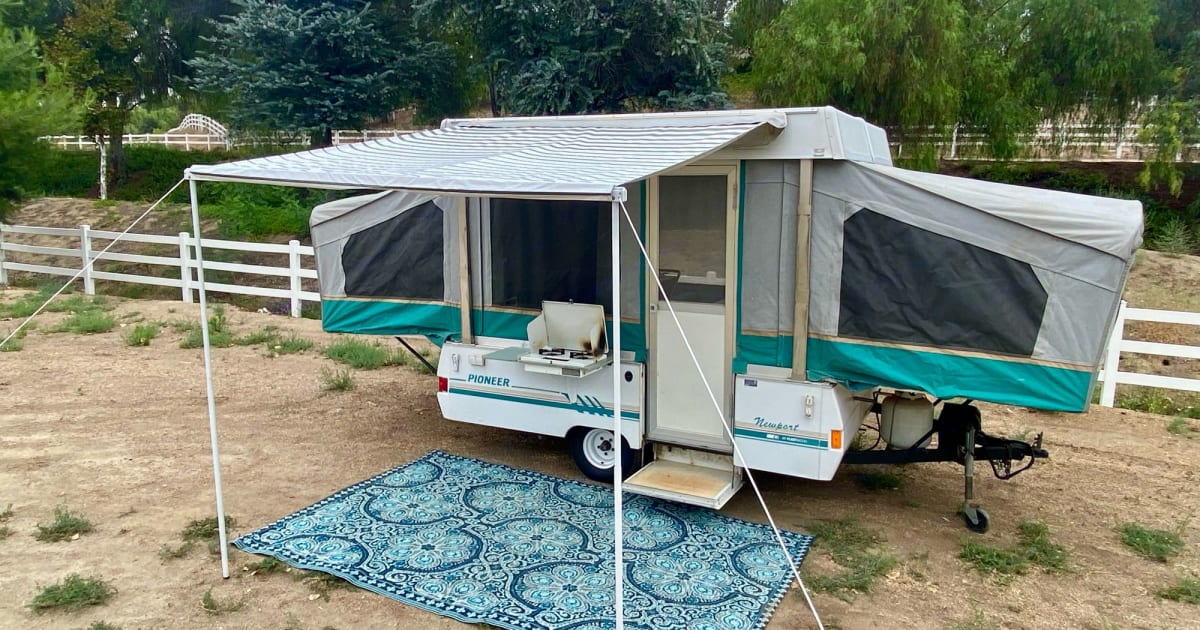 1993 Fleetwood Pioneer Folding trailer Rental in Temecula, CA Outdoorsy