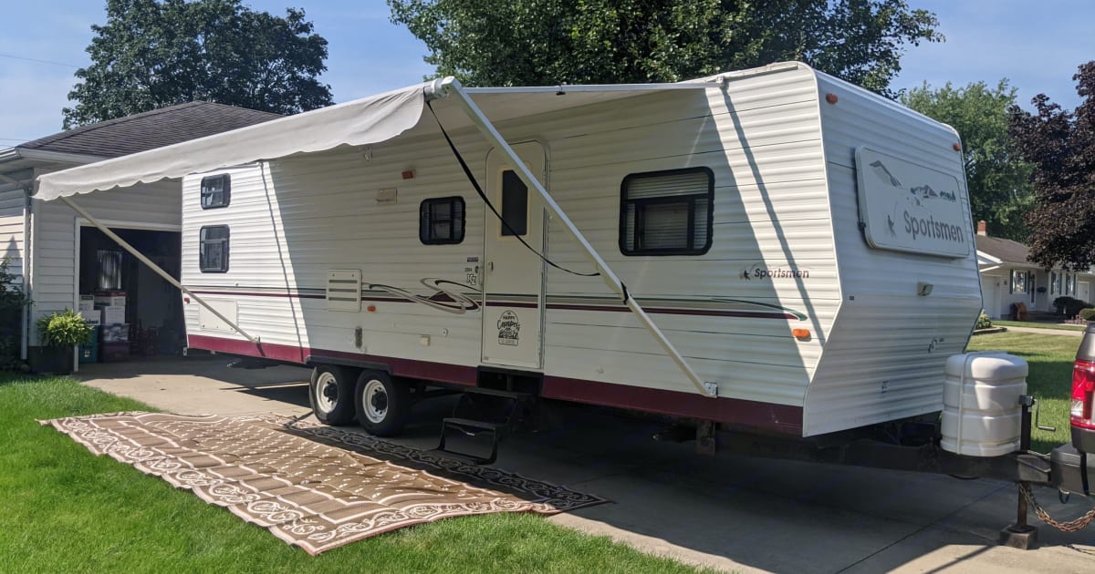 2003 KZ Manufacturing Sportsmen Travel trailer Rental in Versailles