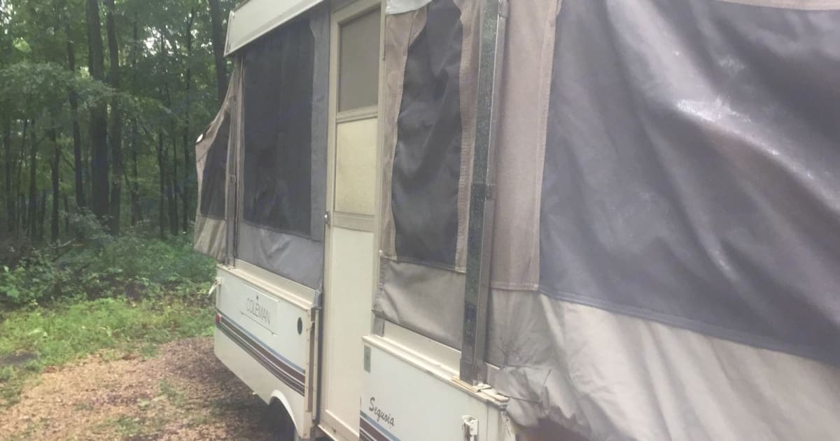 1985 Coleman Americana Sequoia Folding trailer Rental in Viroqua, WI