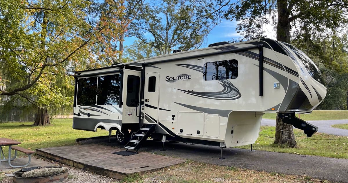 2021 Grand Design Solitude Fifthwheel Rental in Baton Rouge, LA