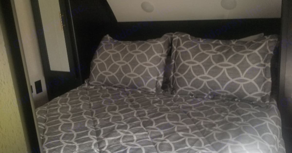 2021 Forest River Cherokee Grey Wolf Black Label Toy Hauler Travel