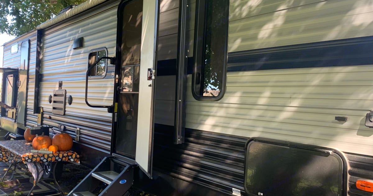 2020 Forest River Cherokee Travel trailer Rental in Menifee, CA Outdoorsy