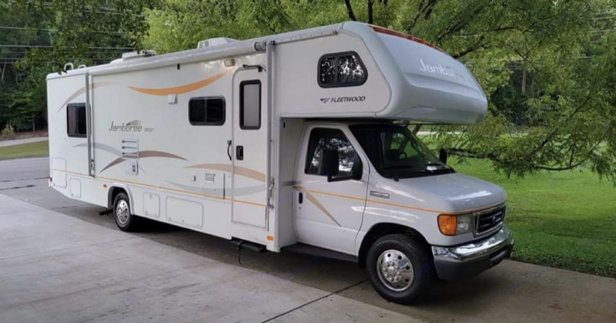2007 Jamboree Jamboree Motorhome Class C Rental in Vinton, VA Outdoorsy