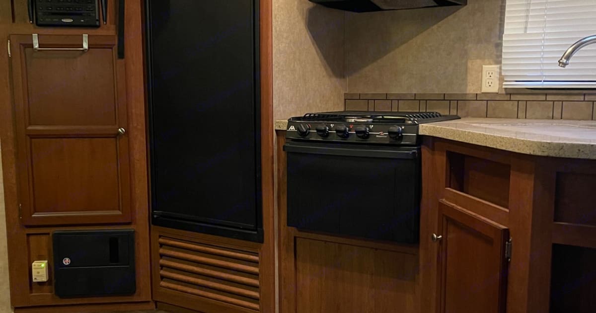 2013 Dutchmen Coleman Travel trailer Rental in Wildomar, CA Outdoorsy