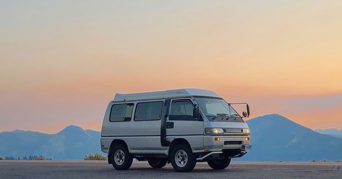 1994 Mitsubishi Delica Camper van Rental in Missoula, MT Outdoorsy