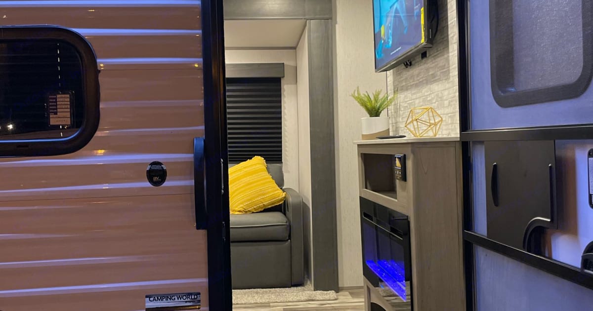 2022 Dutchmen Coleman Travel trailer Rental in Auburndale, FL Outdoorsy