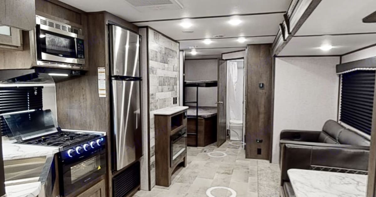 2021 Dutchmen Coleman Lantern Travel trailer Rental in Lillington, NC Outdoorsy