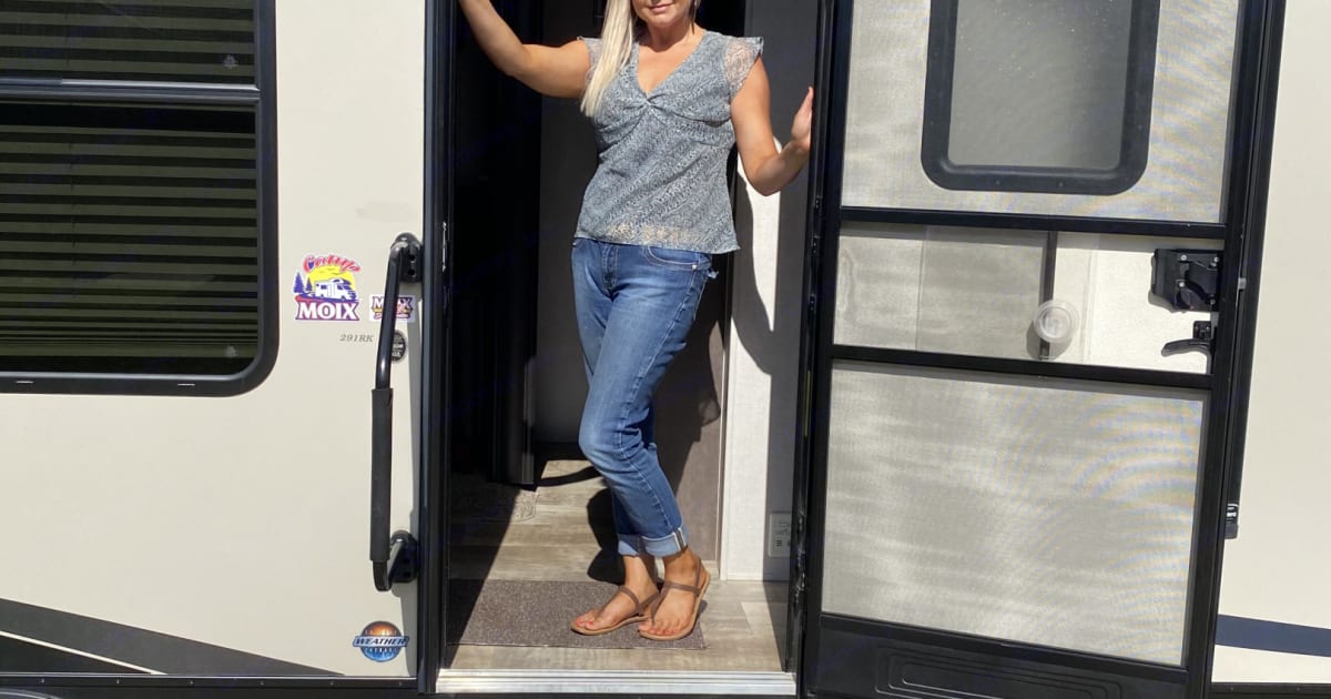 2018 Sunset Creek 291RK Travel trailer Rental in England, AR Outdoorsy