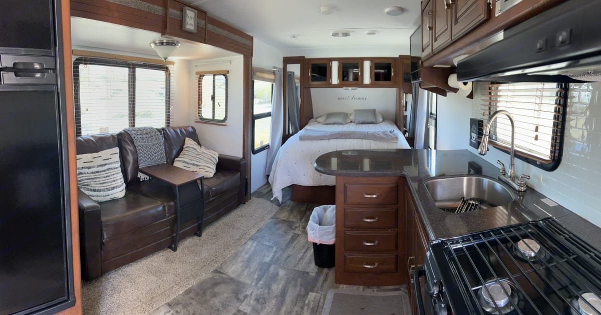 2014 Keystone Passport Travel trailer Rental in Agua Dulce, CA Outdoorsy