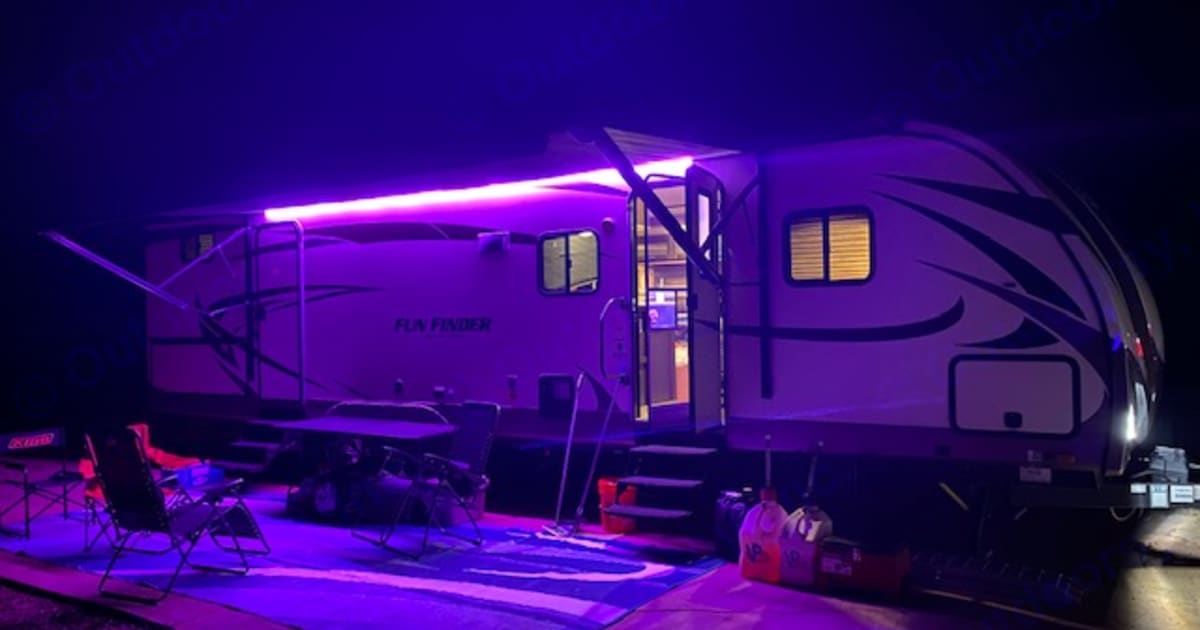 2017 Cruiser RV Fun Finder Signature Travel trailer Rental in