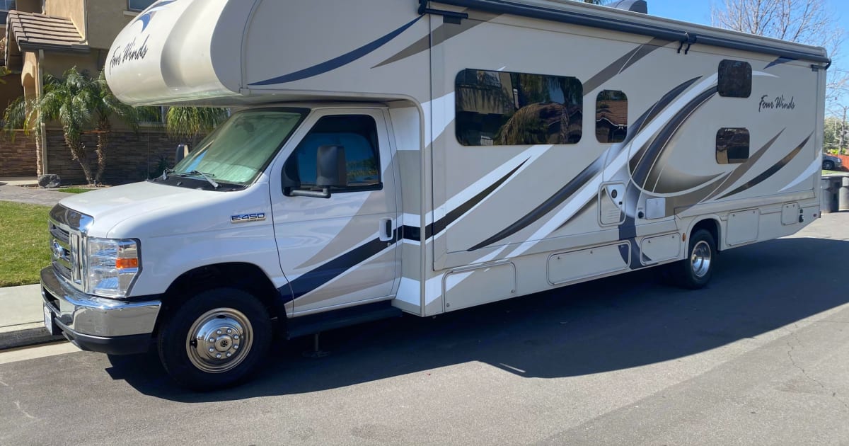 2018 Thor Four Winds Motorhome Rental in Winchester, CA Outdoorsy