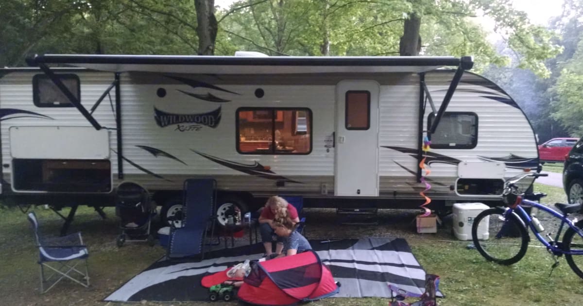 2015 Forest River Wildwood XLite Travel trailer Rental in Evansville