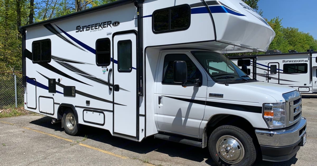 2023 Forest River Sunseeker Motorhome Rental in Lorain, OH Outdoorsy