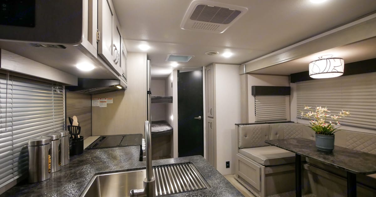 2022 Prime Time Tracer 24 DBS Travel trailer Rental in Golden, CO