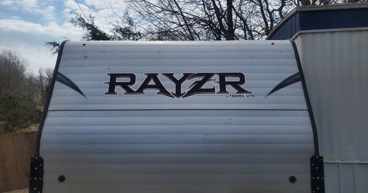 2021 Travel Lite Rayzr Truck Camper Rental in Warsaw, MO Outdoorsy