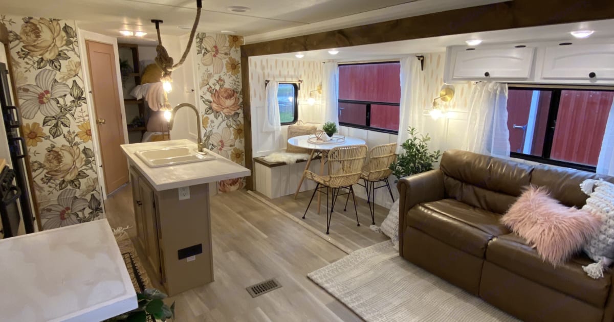 2015 Skyline Aljo Travel trailer Rental in Dutton/Dunwich, ON Outdoorsy