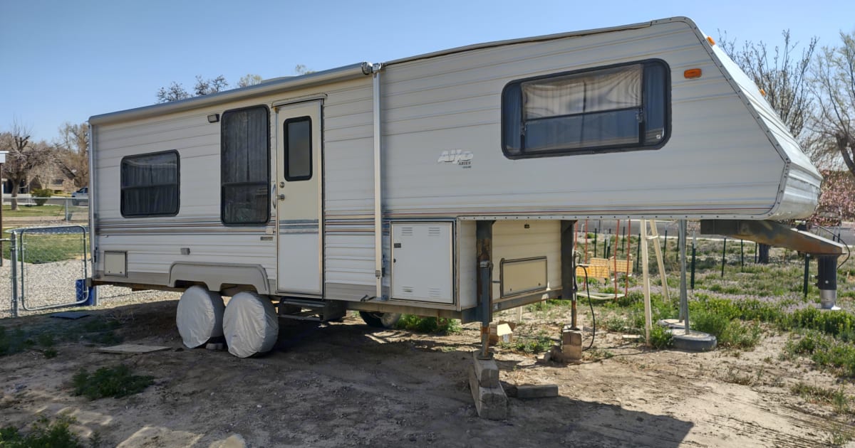 1991 Skyline Aljo Fifthwheel Rental in Orangeville, UT Outdoorsy