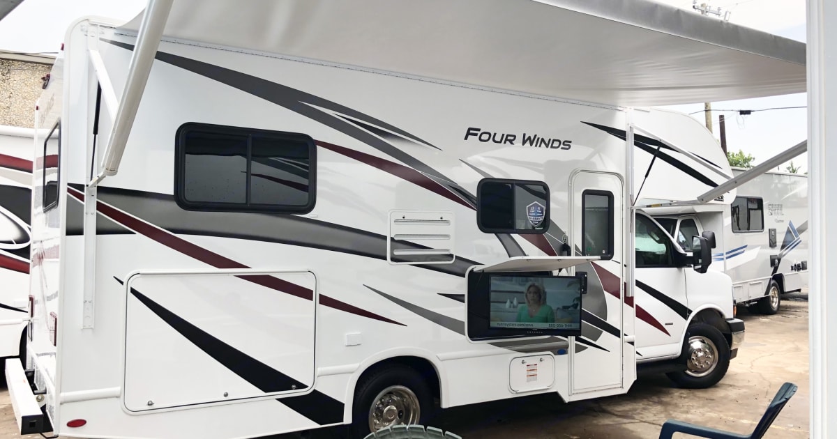 2022 Thor Four Winds Motorhome Rental in Dallas, TX Outdoorsy