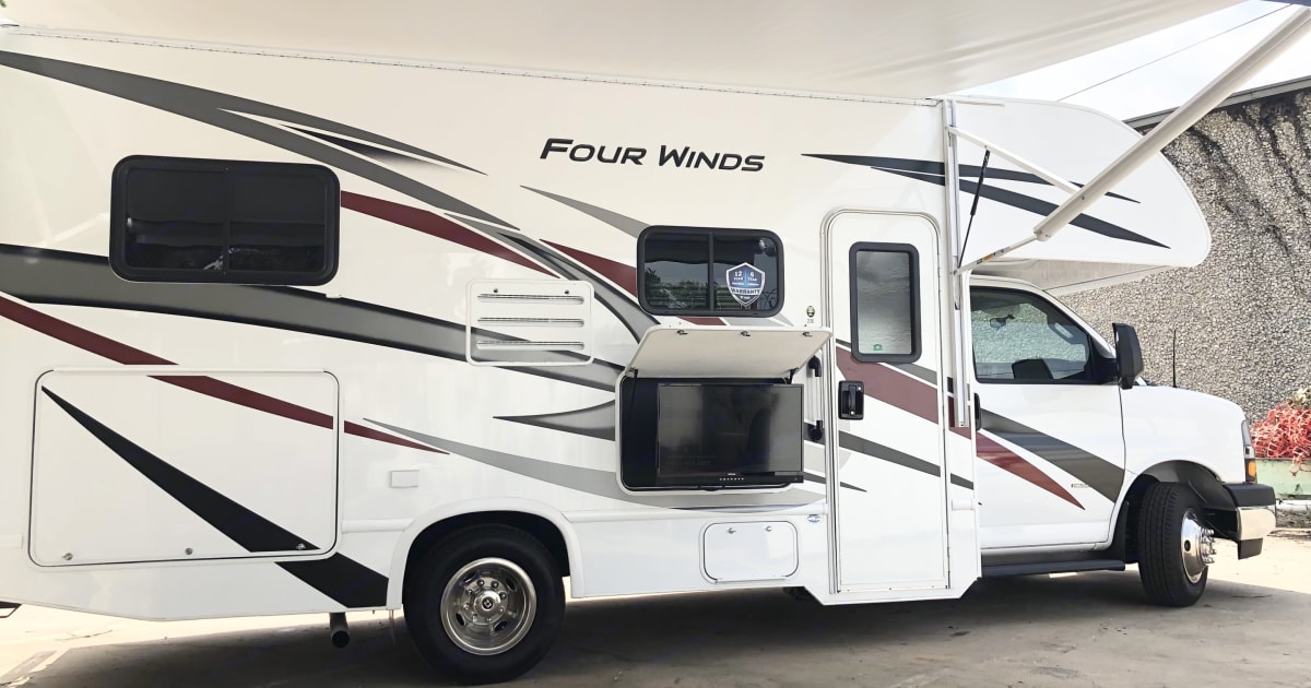 2022 Thor Four Winds Motorhome Rental in Dallas, TX Outdoorsy