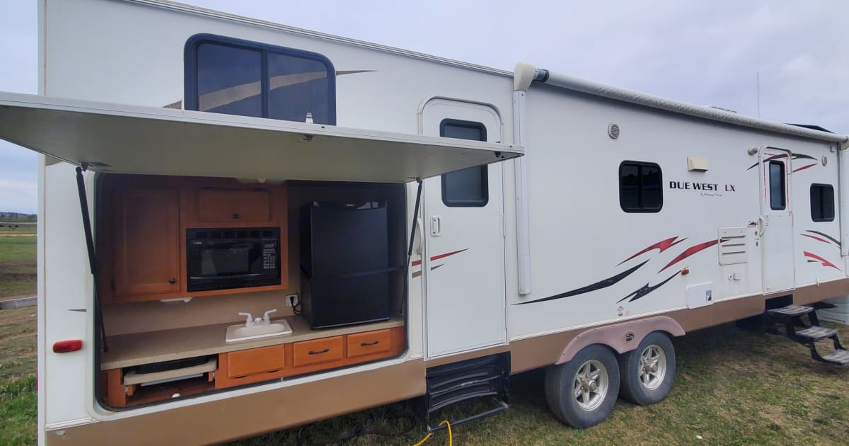 2010 Heritage One Due West LX Travel trailer Rental in County