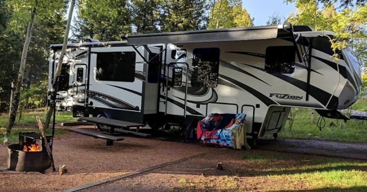 2014 Keystone Fuzion Toy hauler Rental in Lakewood, CO Outdoorsy