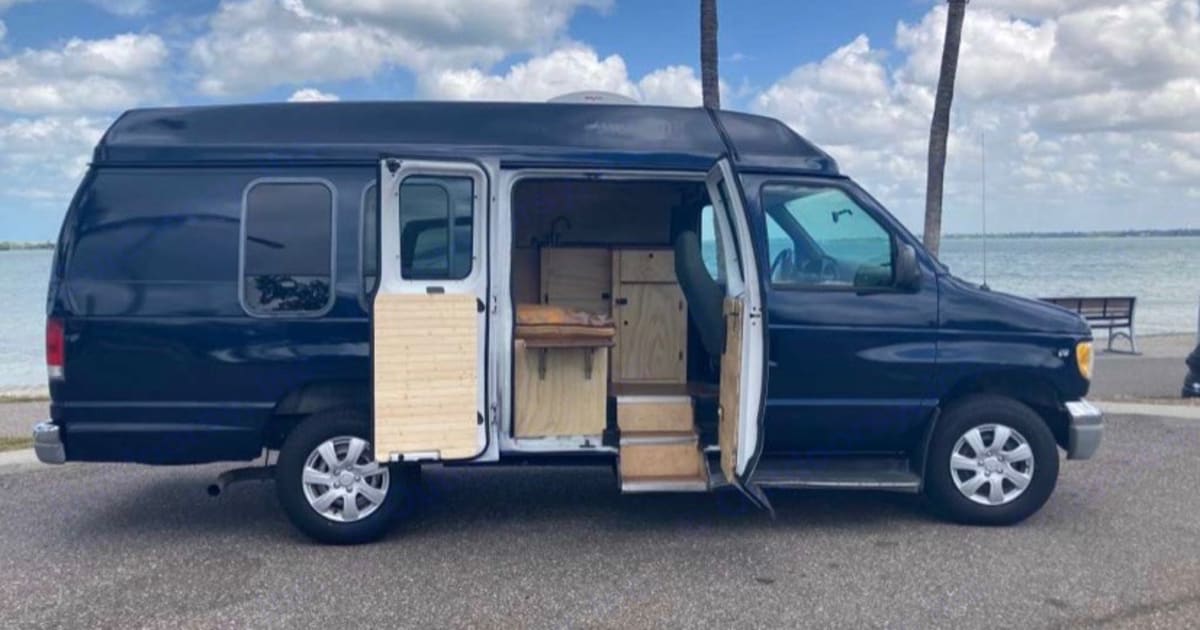 1999 Ford Econoline Camper van Rental in Eugene, OR Outdoorsy