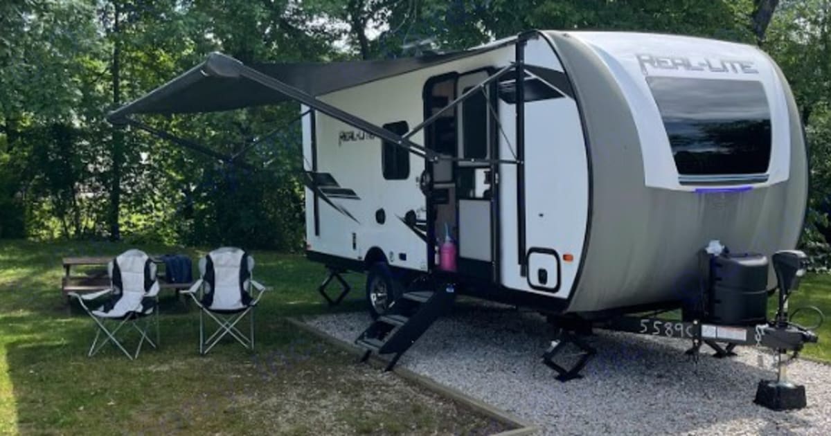 Photos 2021 Forest River Palomino RealLite Mini 188 Travel trailer