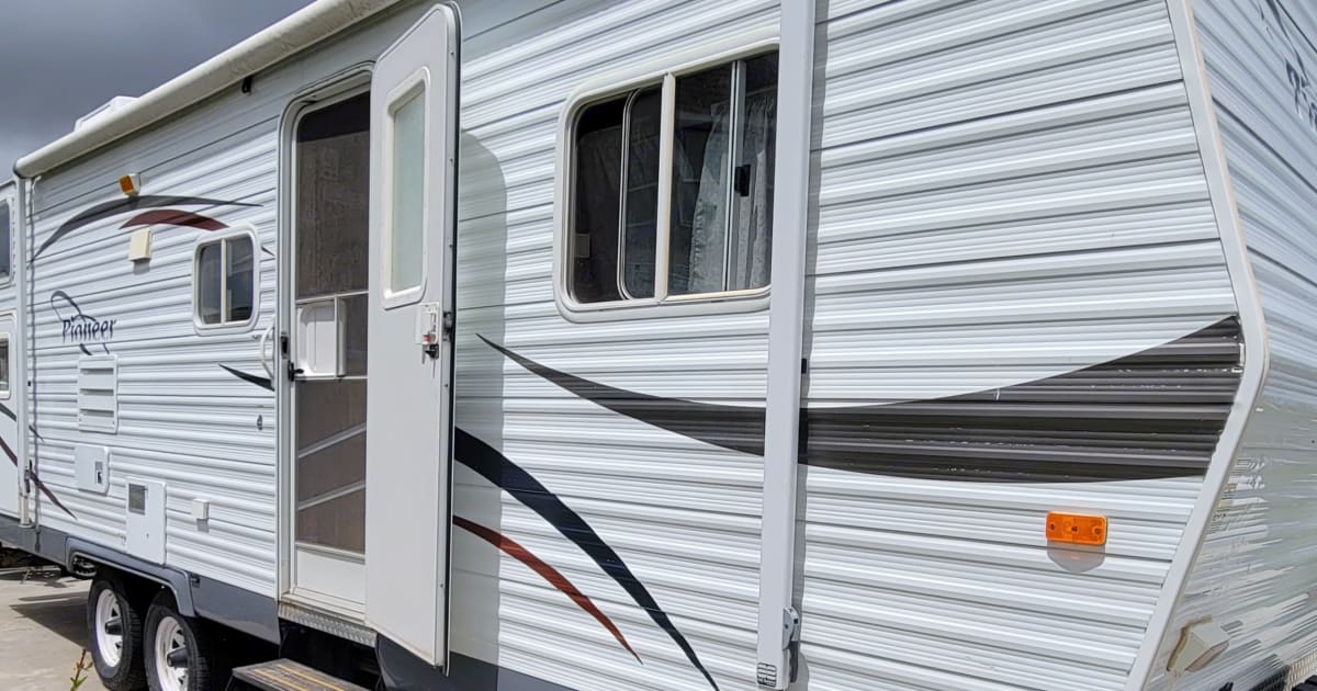 2007 Fleetwood Pioneer Trailer Travel trailer Rental in Idaho Falls, ID
