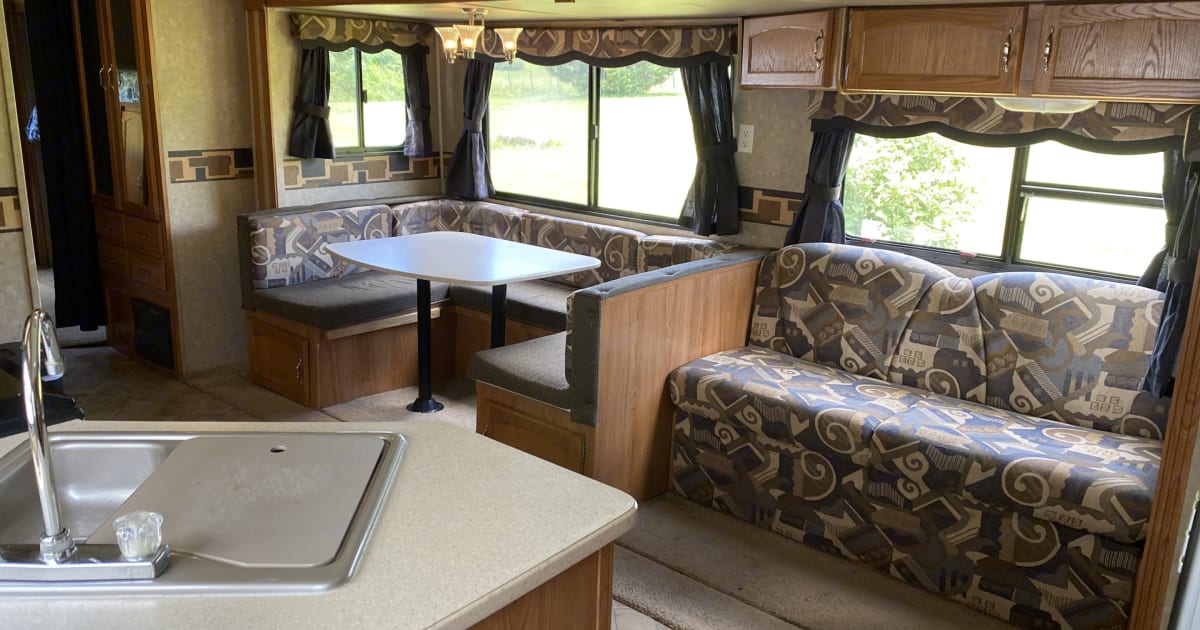 2008 Forest River Palomino Puma Travel trailer Rental in Greenbrier, TN