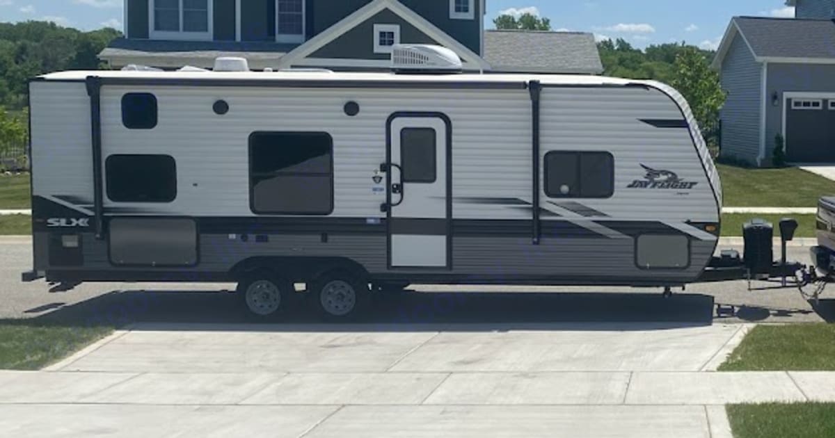 2022 Jayco Jay Flight Travel trailer Rental in Valparaiso, IN Outdoorsy