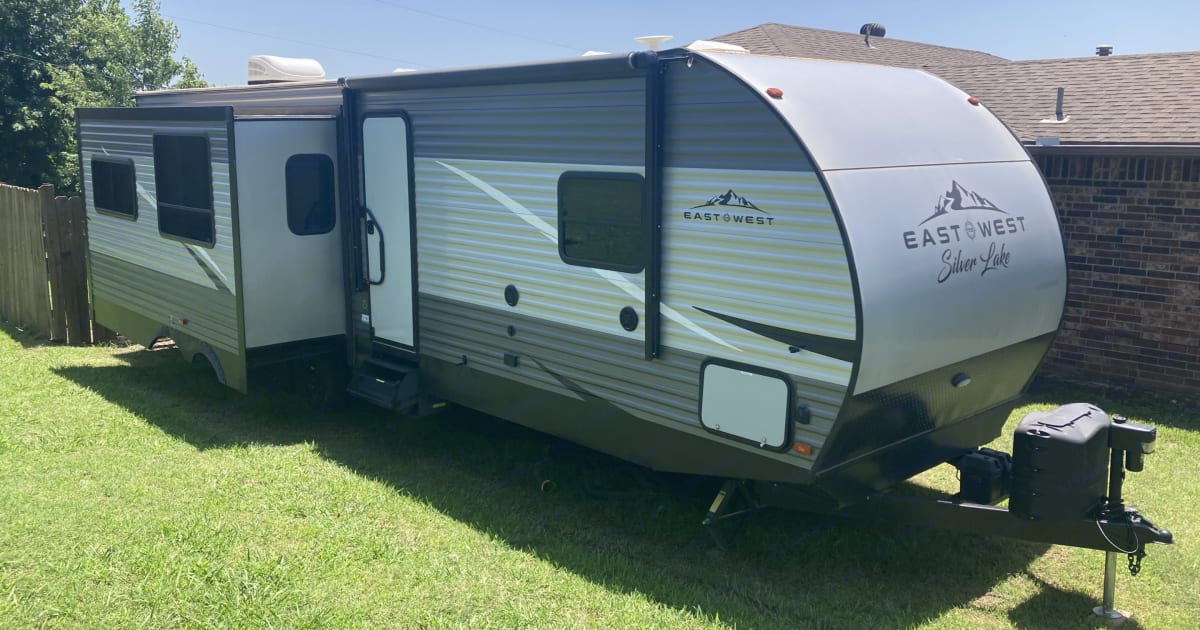 2021 East to West Silver Lake Travel trailer Rental in Okemah, OK
