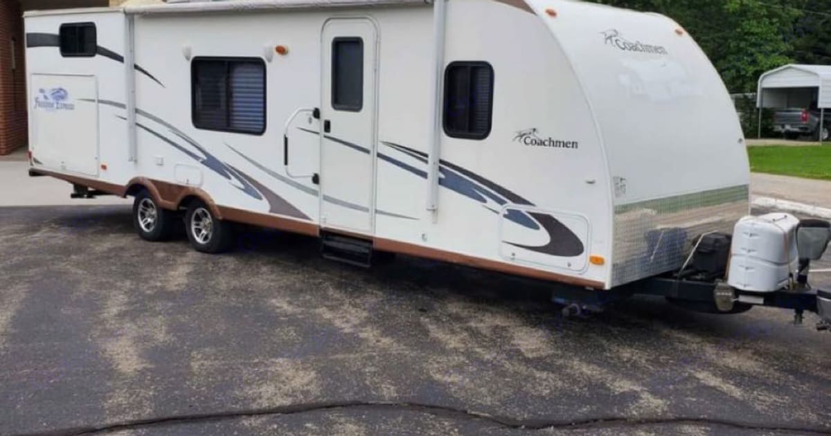 2010 Forest River Coachmen Freedom Express Travel trailer Rental in